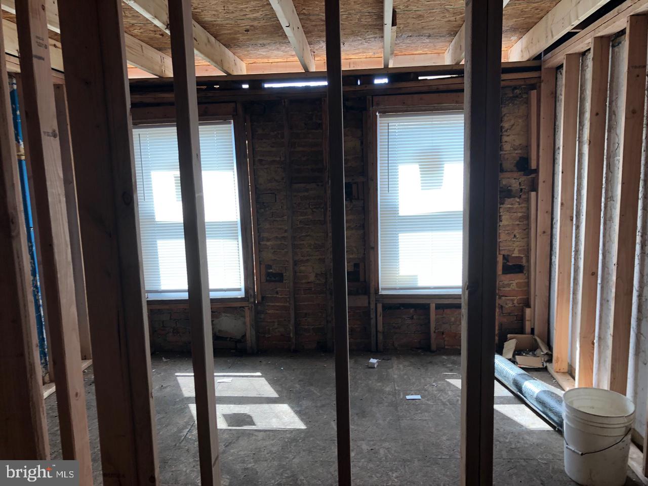 SANDTOWN-WINCHESTER - Residential