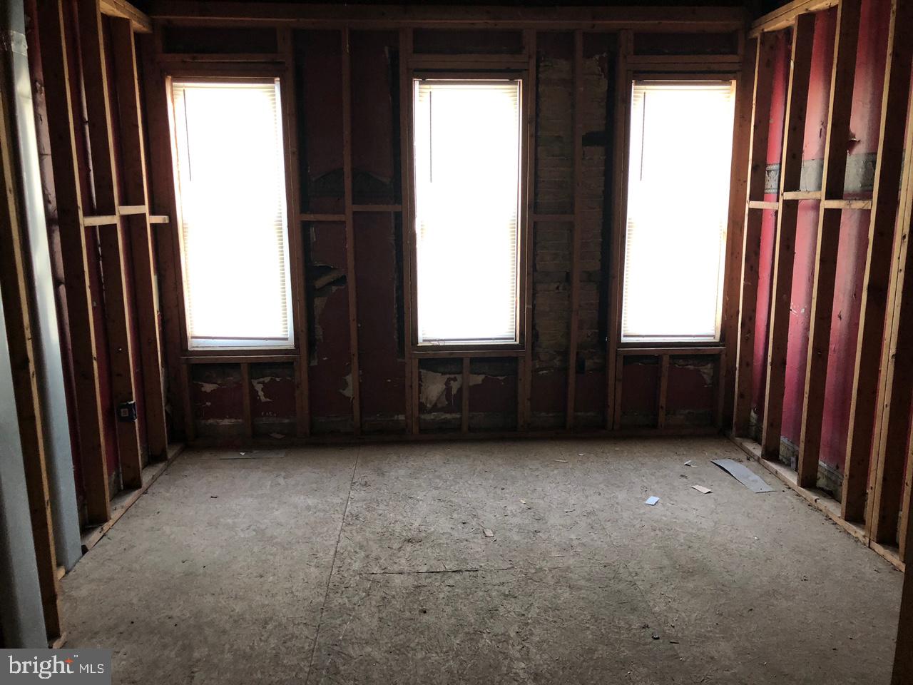 SANDTOWN-WINCHESTER - Residential