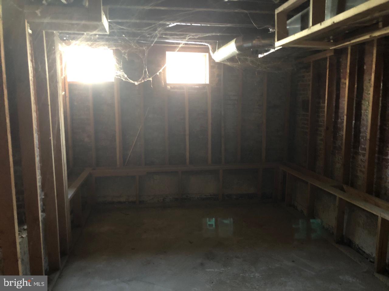 SANDTOWN-WINCHESTER - Residential