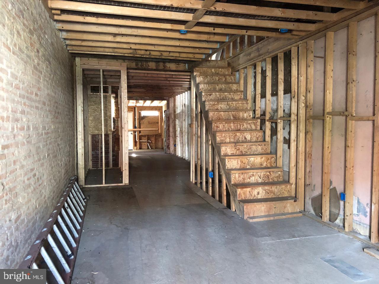 SANDTOWN-WINCHESTER - Residential