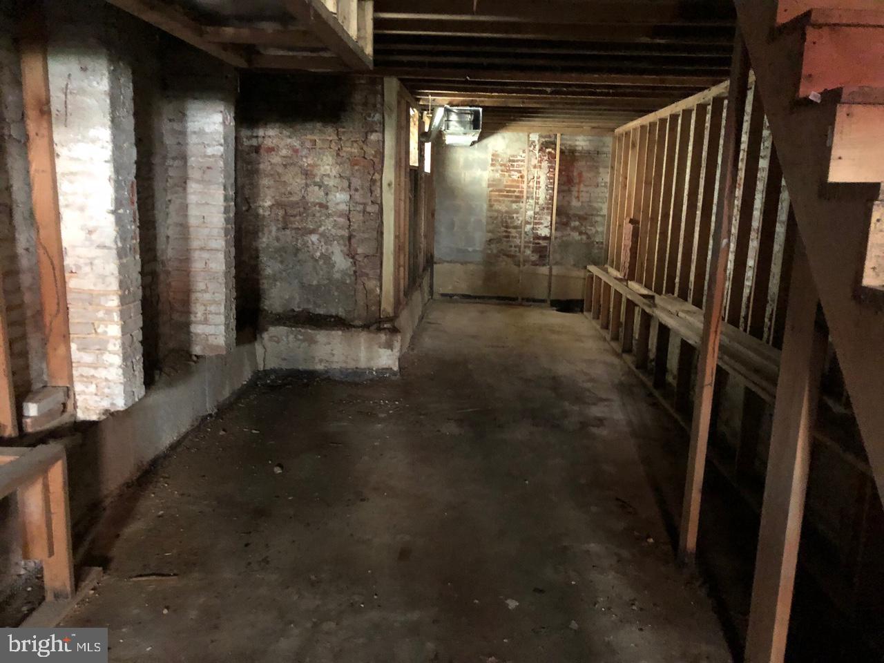 SANDTOWN-WINCHESTER - Residential