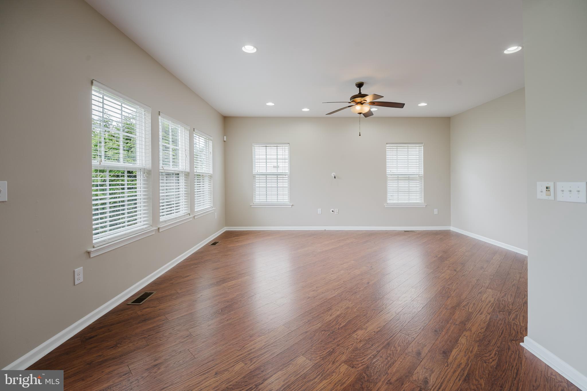 CROSSLAND AT CANAL - Residential
