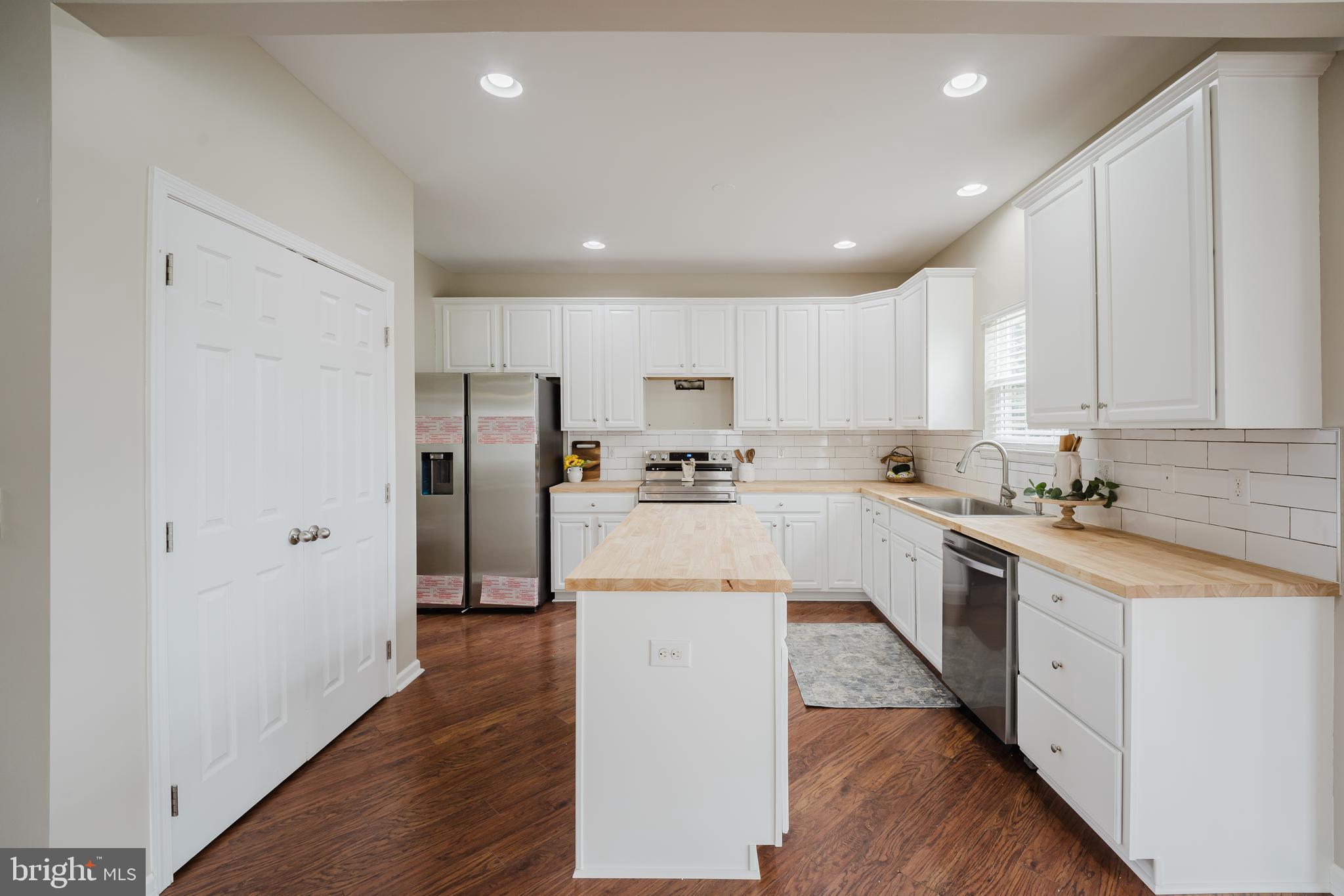 CROSSLAND AT CANAL - Residential