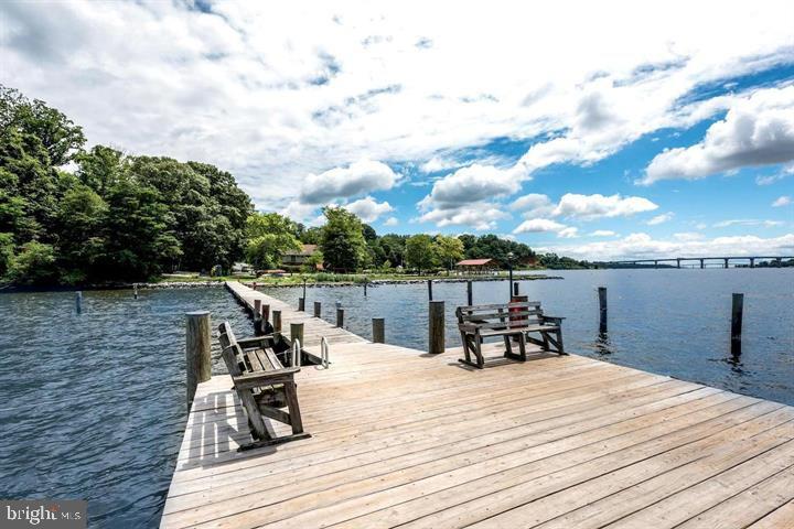 WINCHESTER ON THE SEVERN - Land