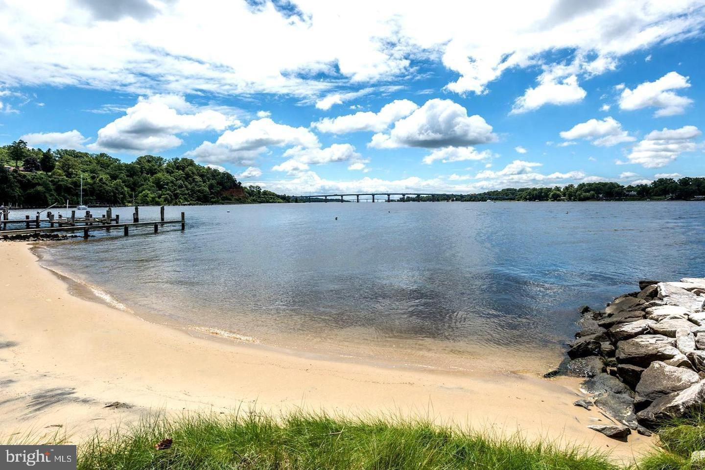 WINCHESTER ON THE SEVERN - Land