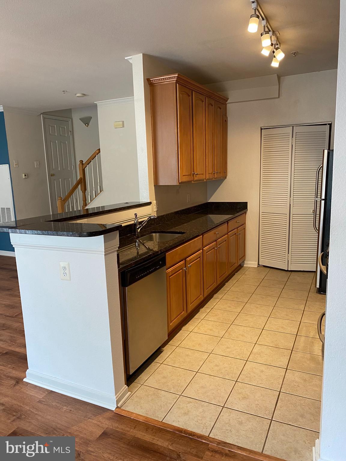 FOX MILL STATION - Residential Lease