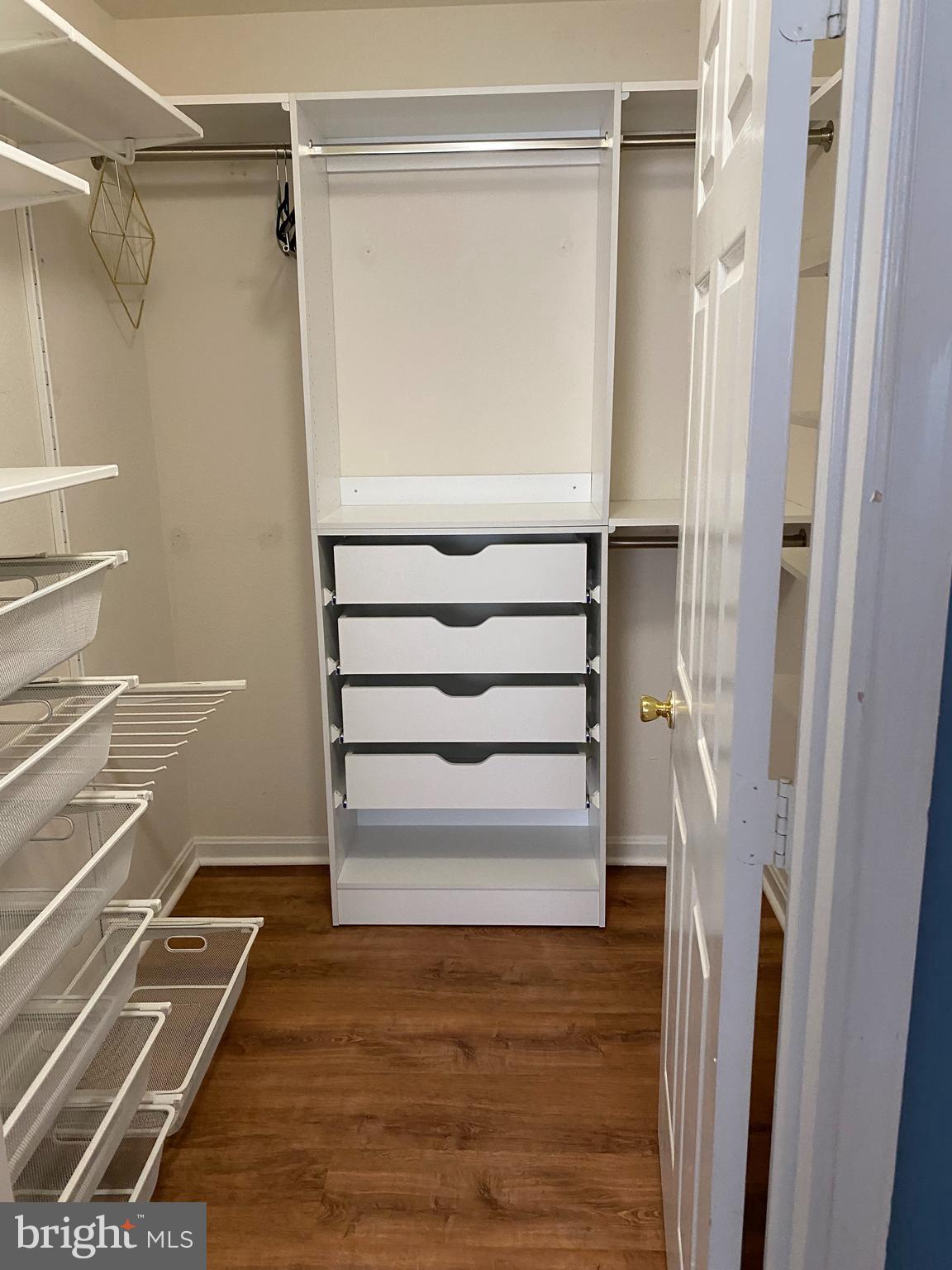 FOX MILL STATION - Residential Lease