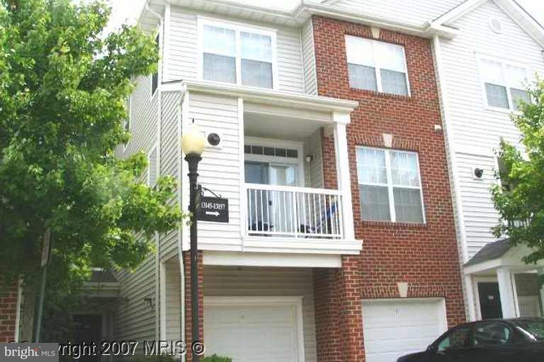 FOX MILL STATION - Residential Lease