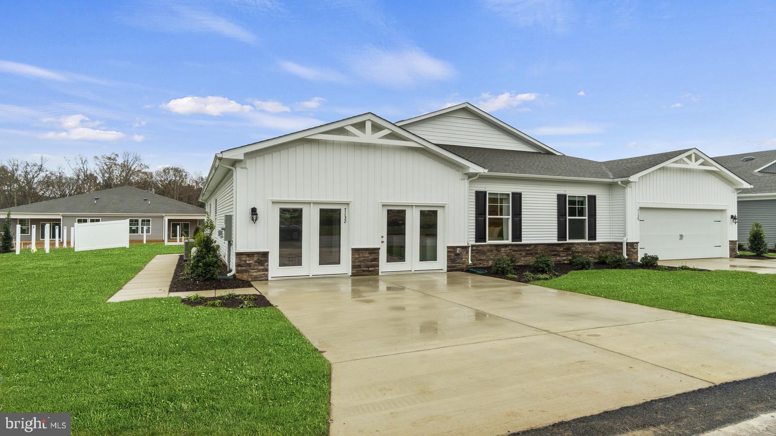 THE PONDS AT LEXINGTON - Residential