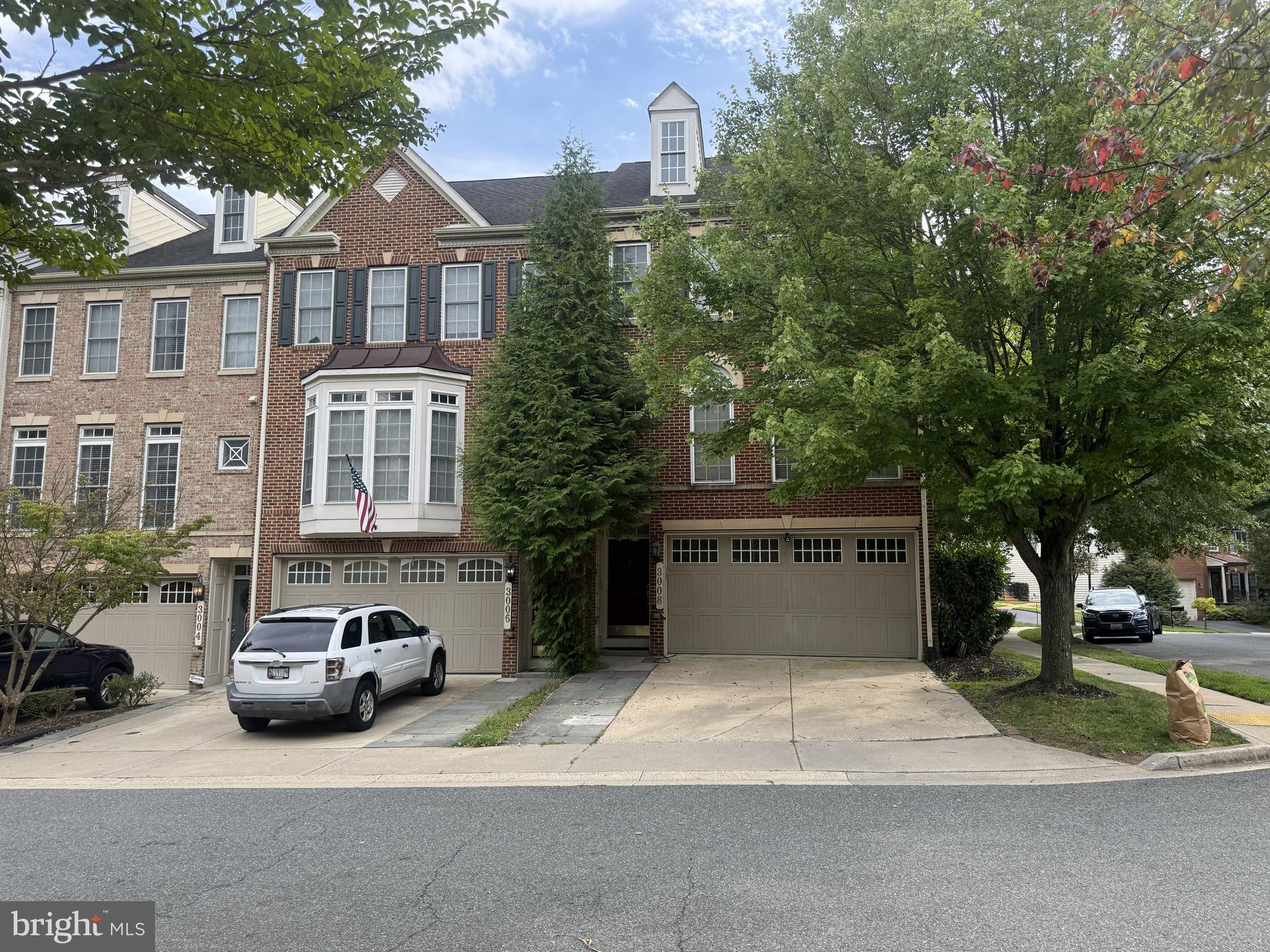 3008 HOLLOW CREST PLACE