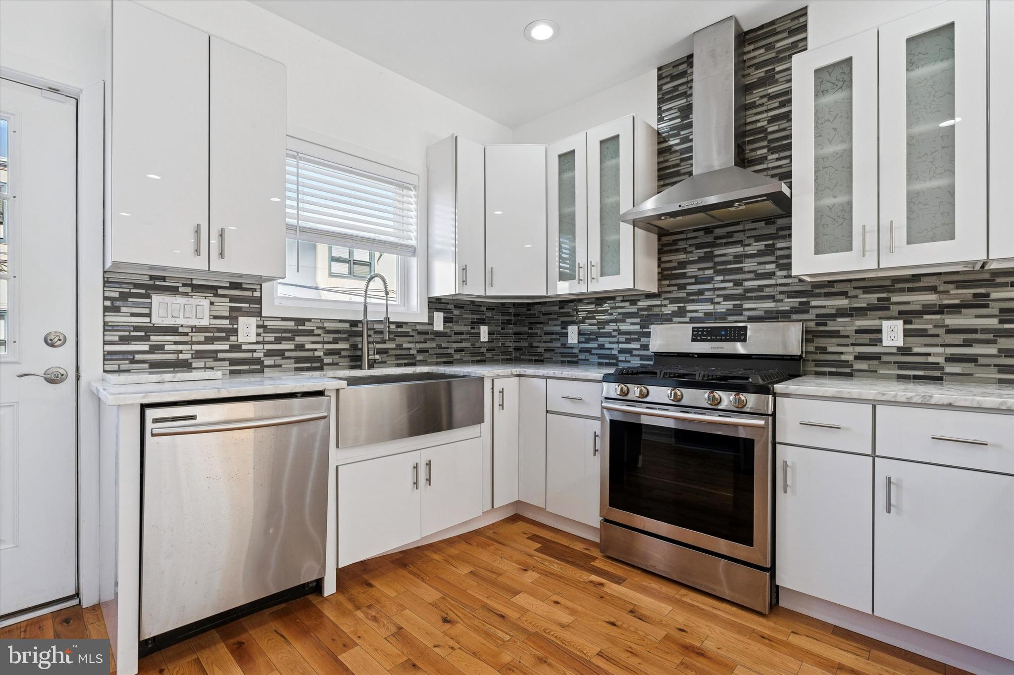 POINT BREEZE - Residential