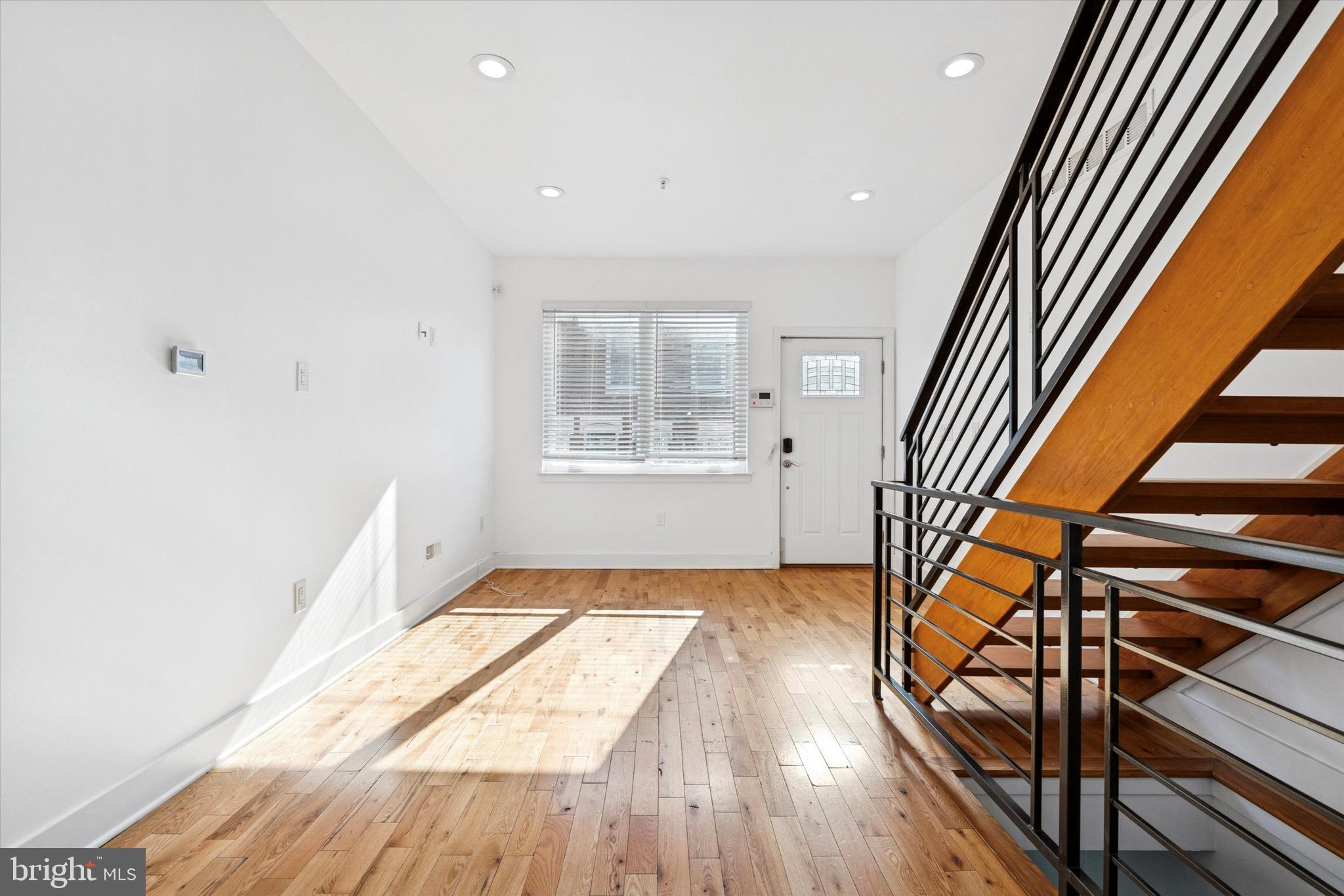 POINT BREEZE - Residential