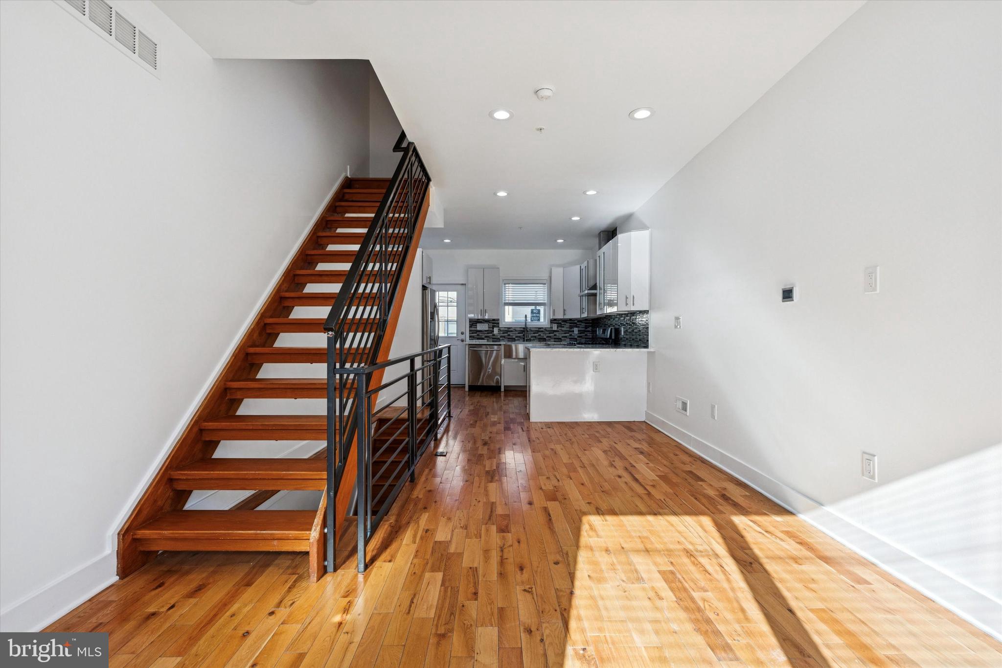 POINT BREEZE - Residential