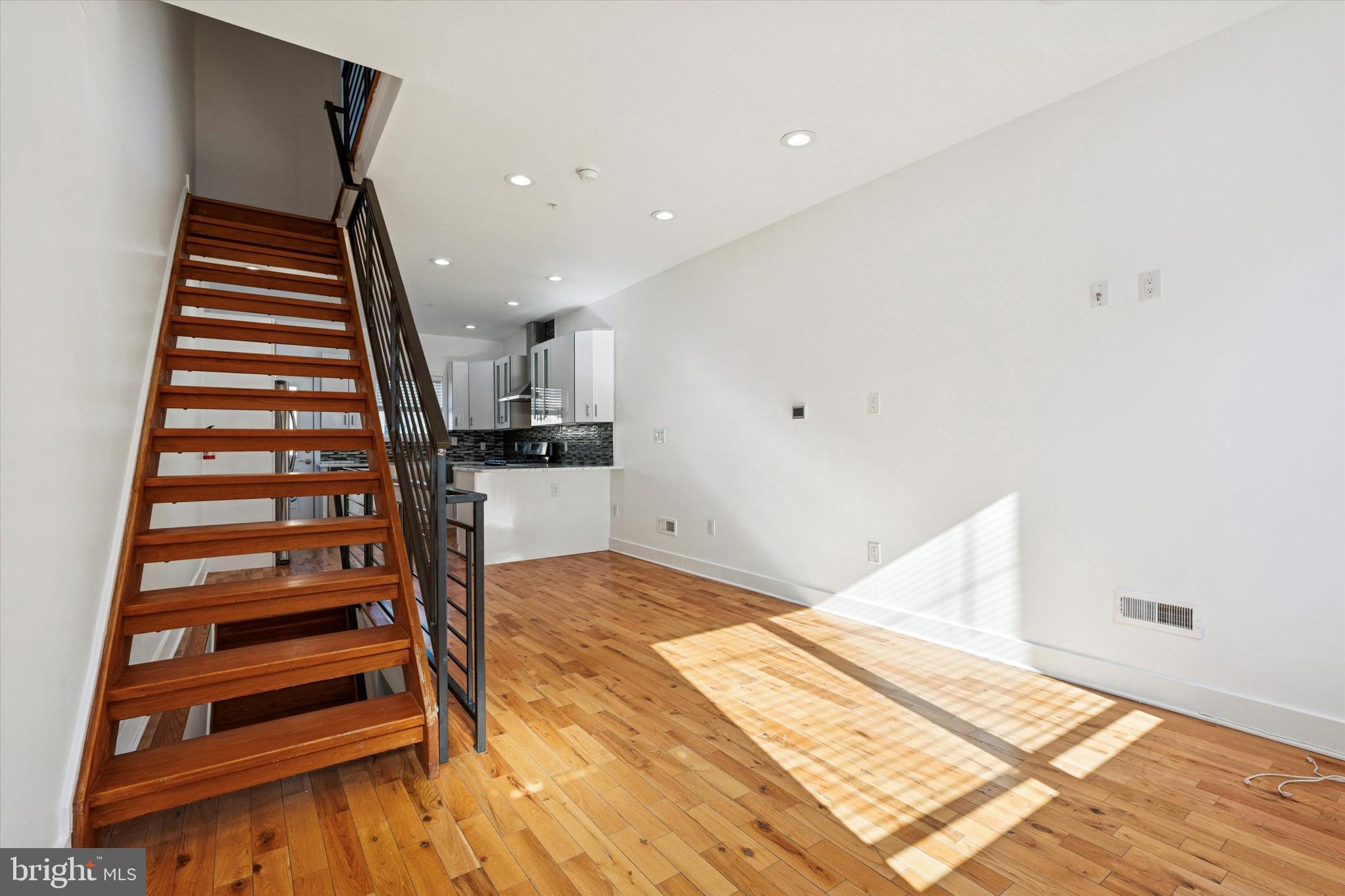 POINT BREEZE - Residential