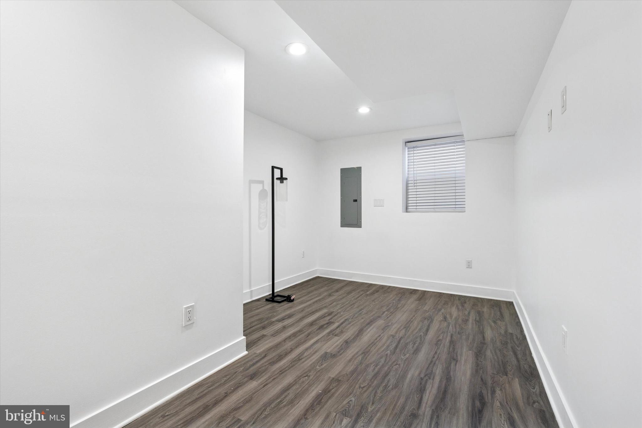 POINT BREEZE - Residential