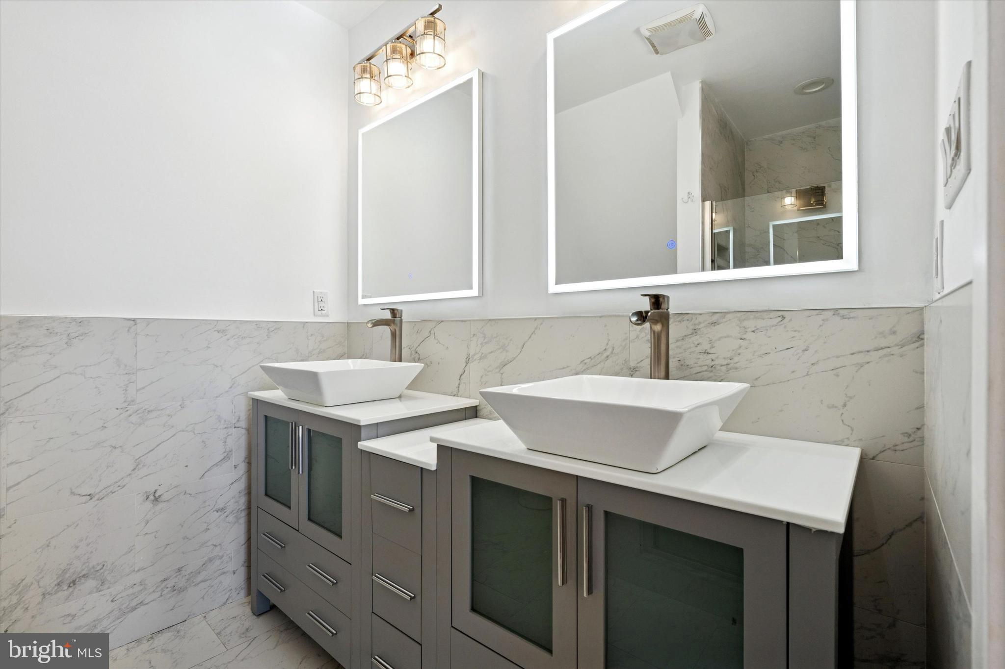 POINT BREEZE - Residential