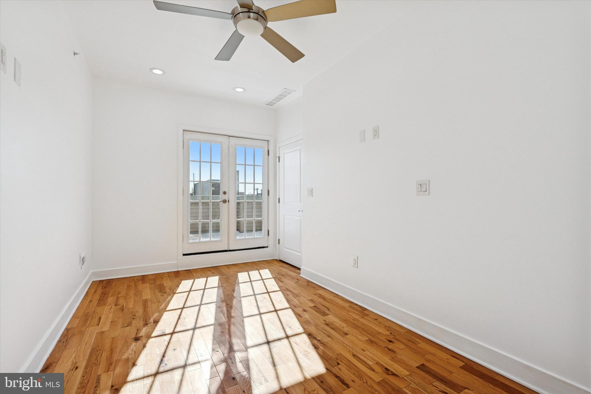 POINT BREEZE - Residential