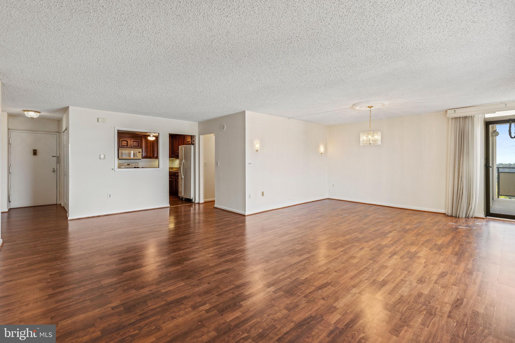 THE RIDGELY - Residential