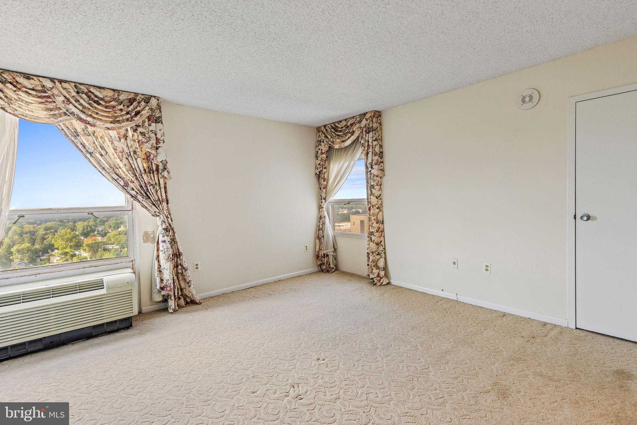 THE RIDGELY - Residential