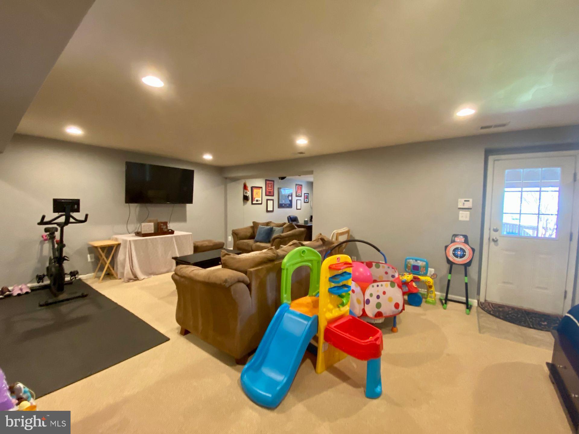 PORT POTOMAC - Residential Lease