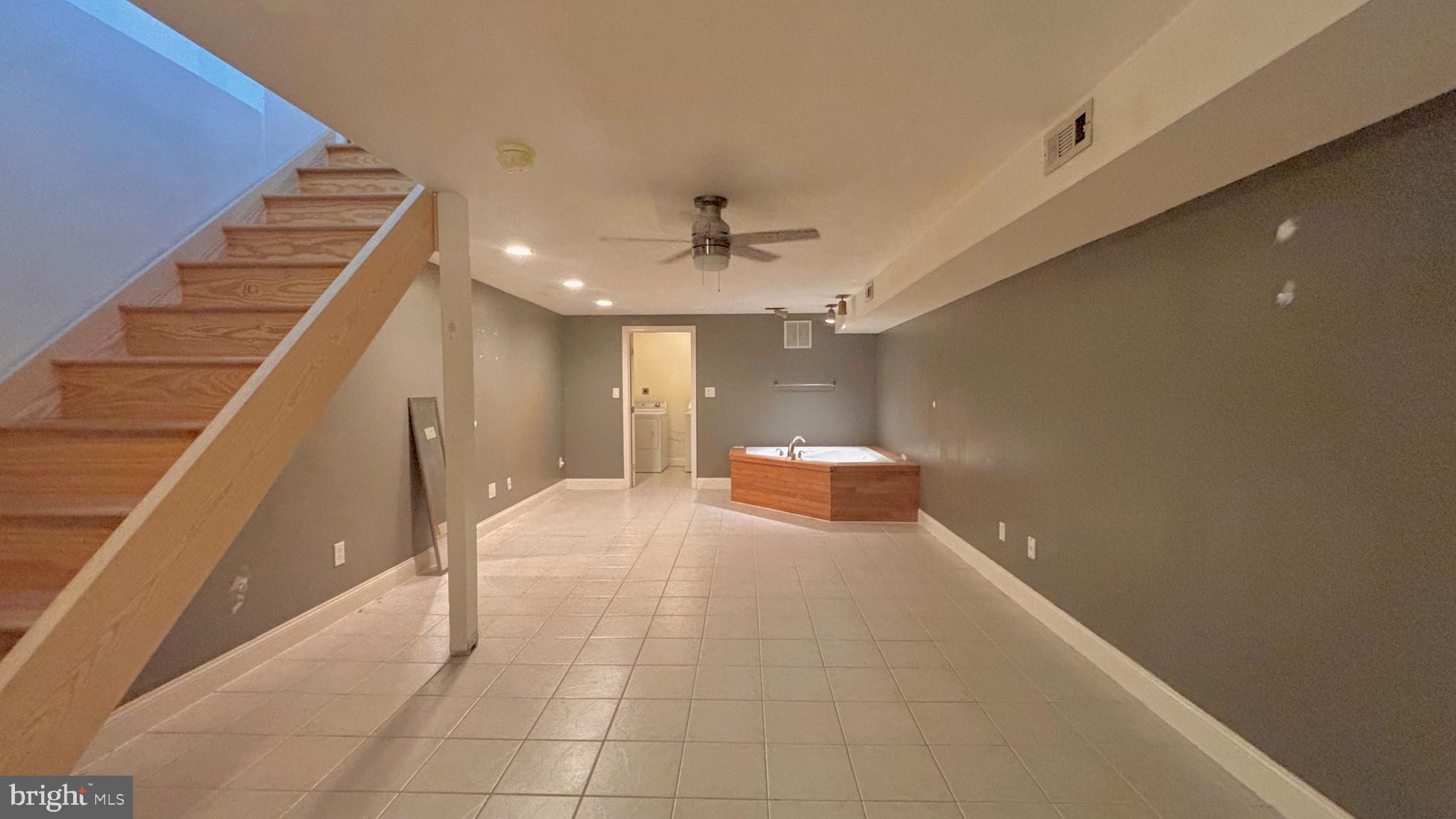 LOWER MOYAMENSING - Residential