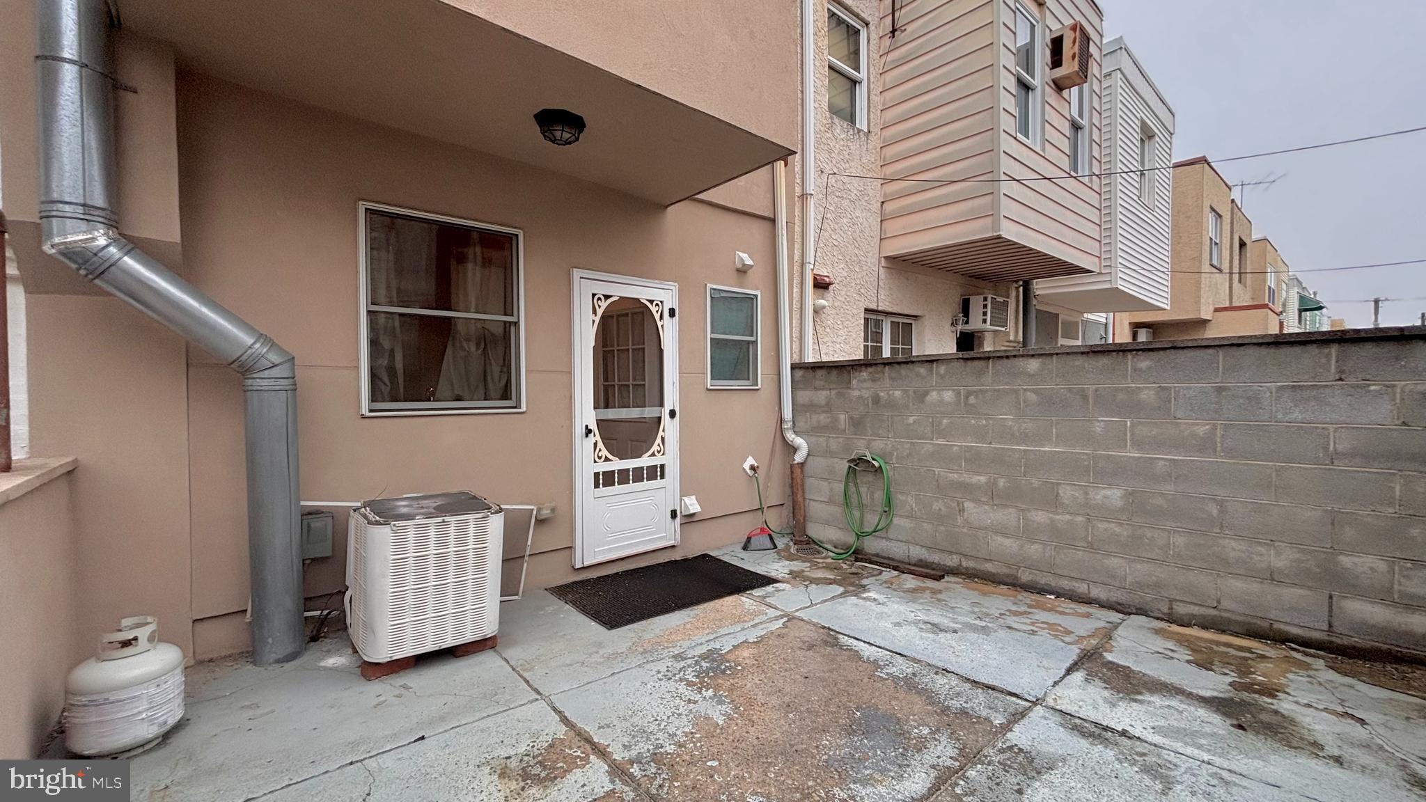 LOWER MOYAMENSING - Residential