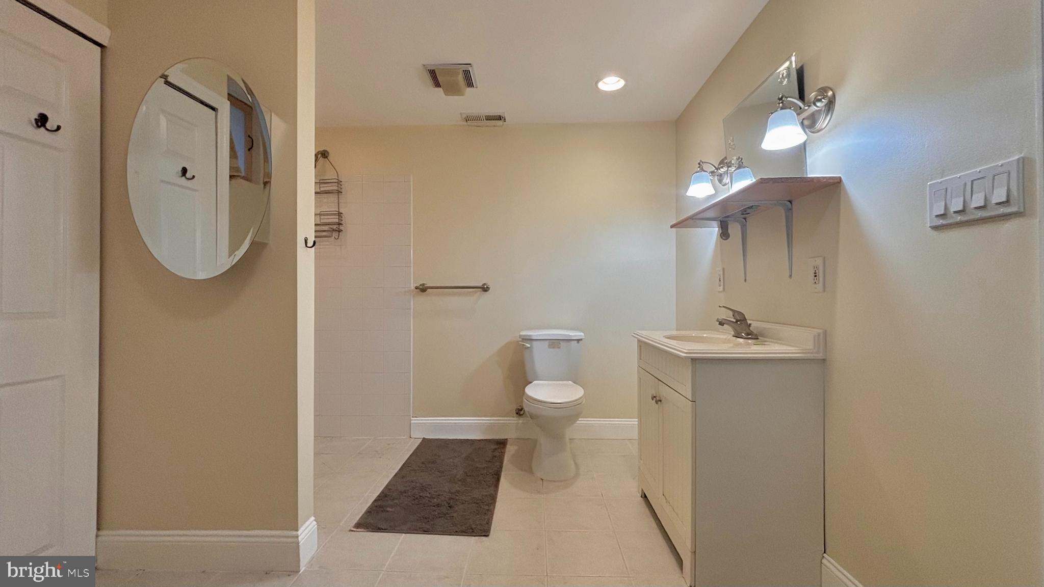 LOWER MOYAMENSING - Residential