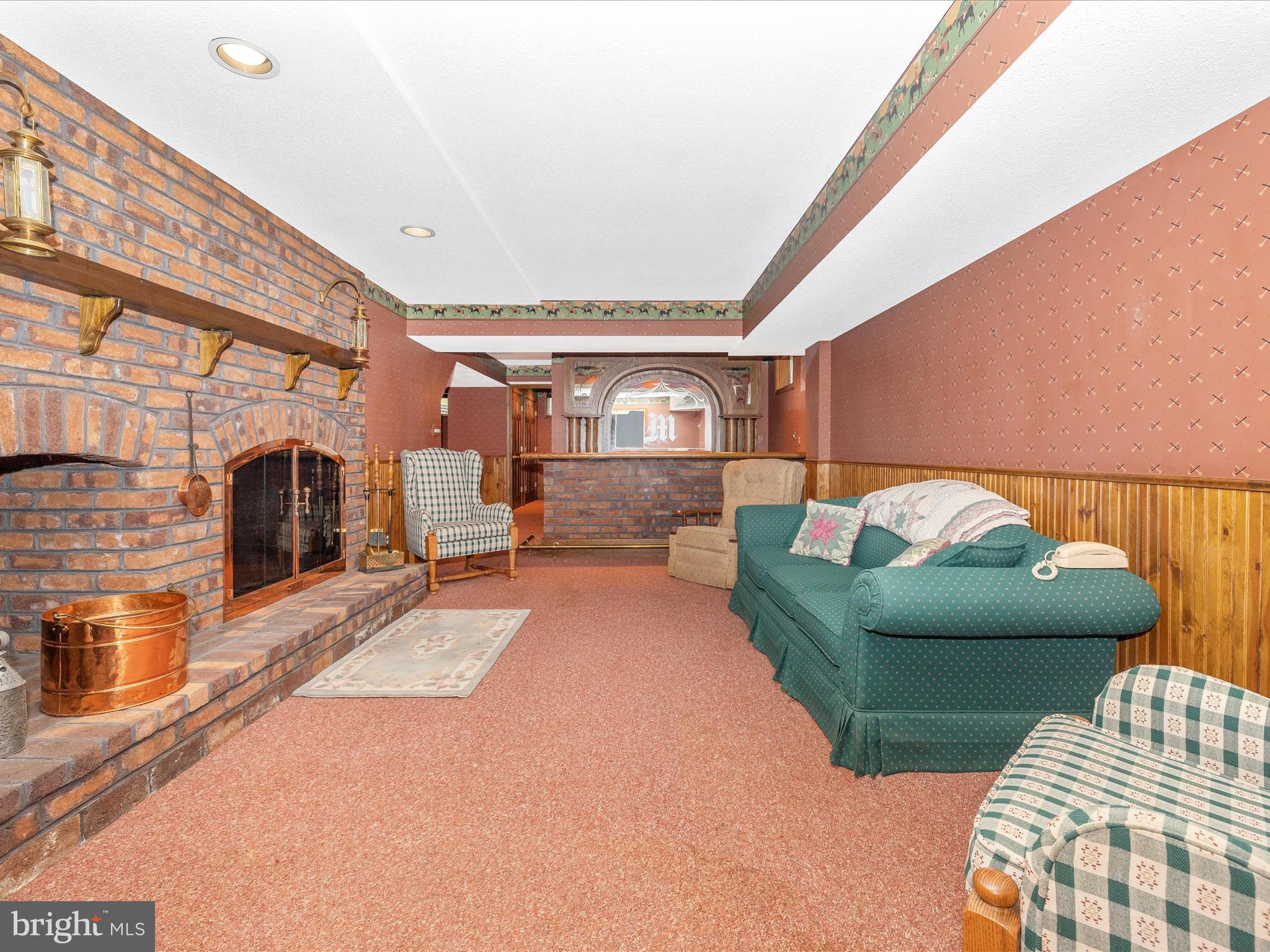 DAMASCUS OUTSIDE - Residential