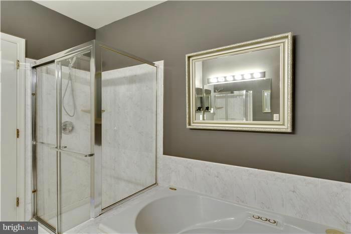 LAKESIDE AT SOUTH RIDING - Residential