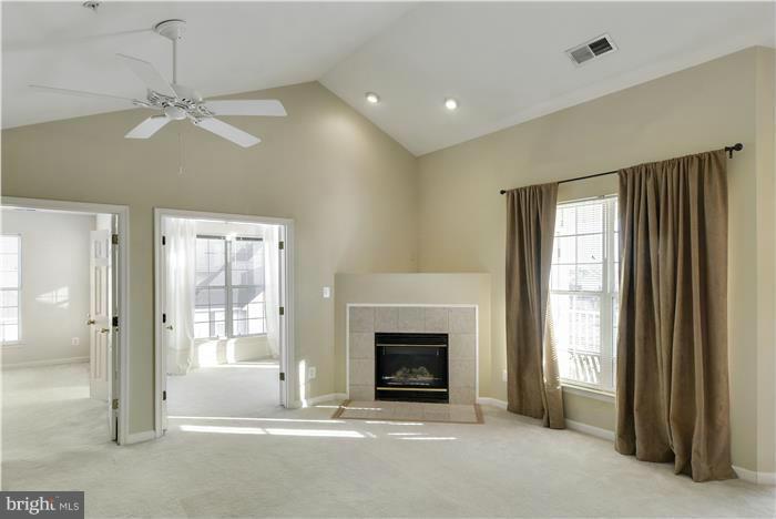 LAKESIDE AT SOUTH RIDING - Residential