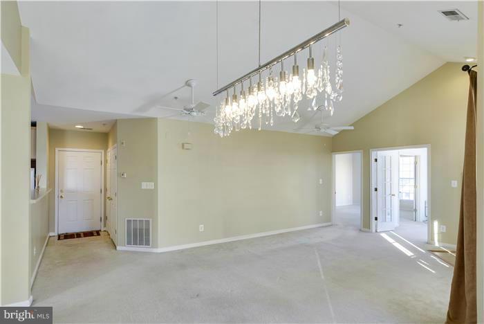 LAKESIDE AT SOUTH RIDING - Residential