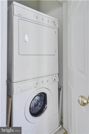 LAKESIDE AT SOUTH RIDING - Residential