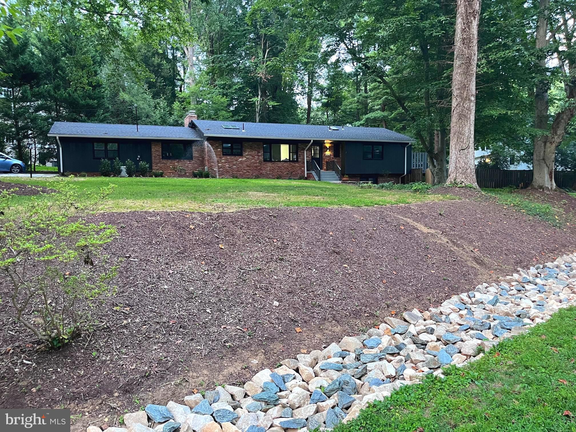 POTOMAC OUTSIDE - Residential