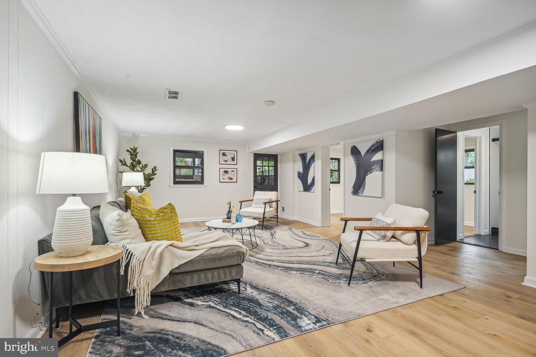 POTOMAC OUTSIDE - Residential