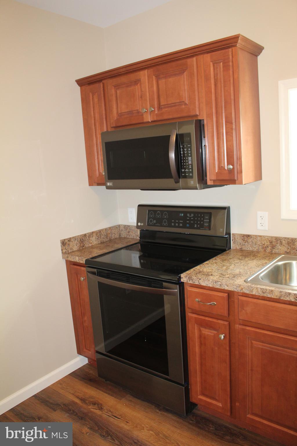 WINDSOR TWP - Residential Lease