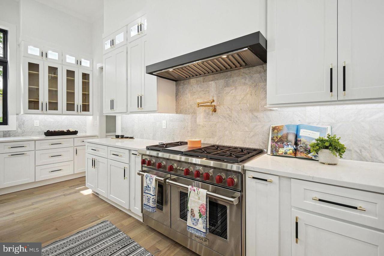 KENSINGTON ESTATES - Residential