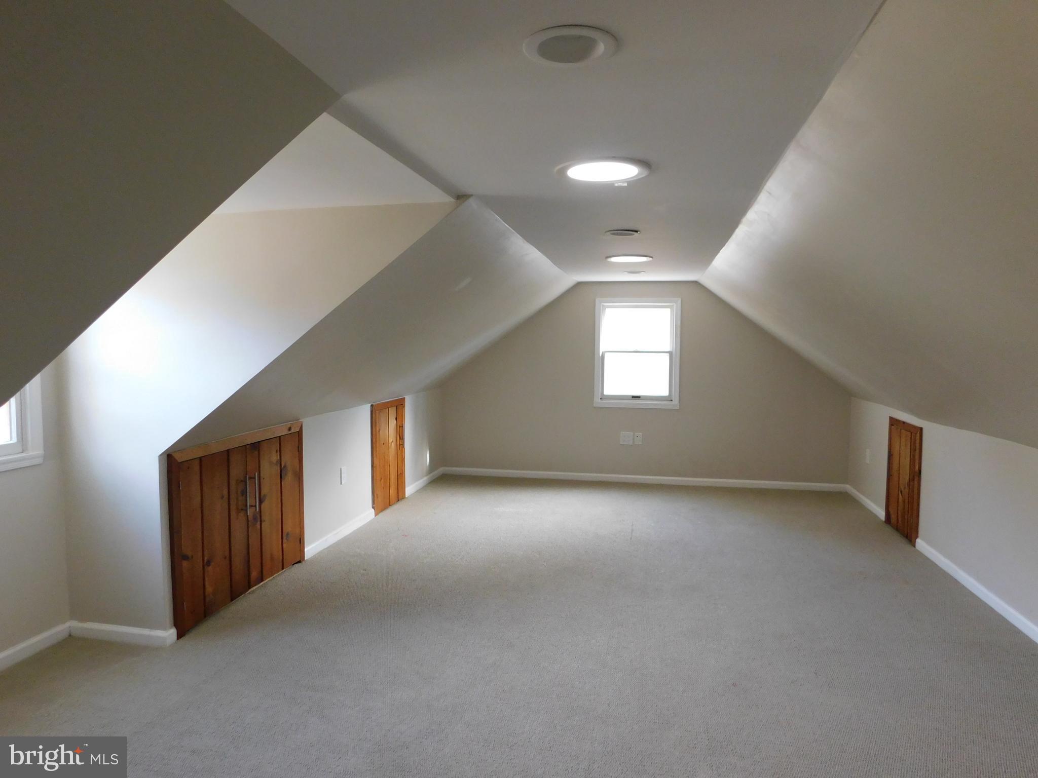 ANNANDALE ACRES - Residential Lease