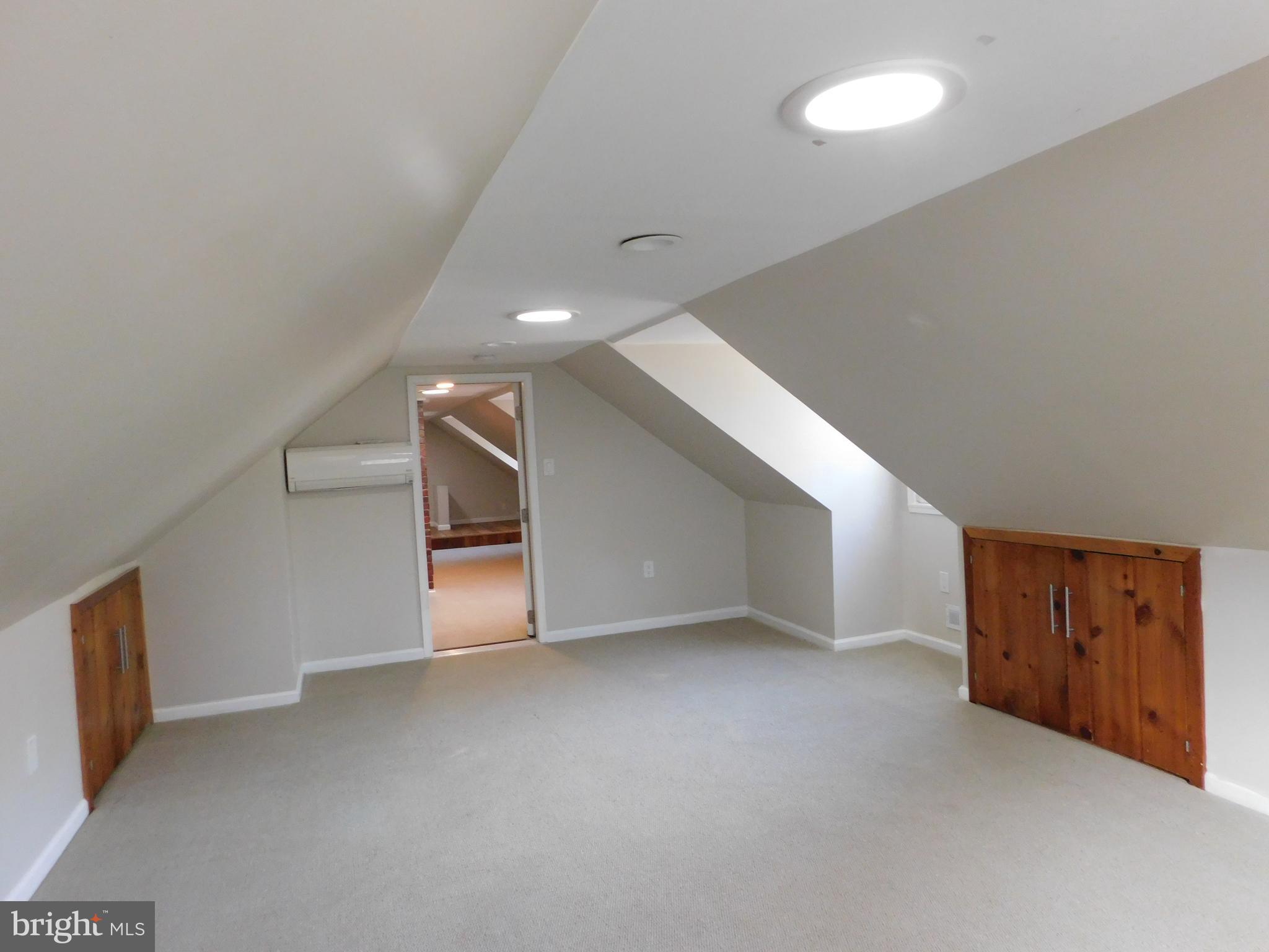 ANNANDALE ACRES - Residential Lease