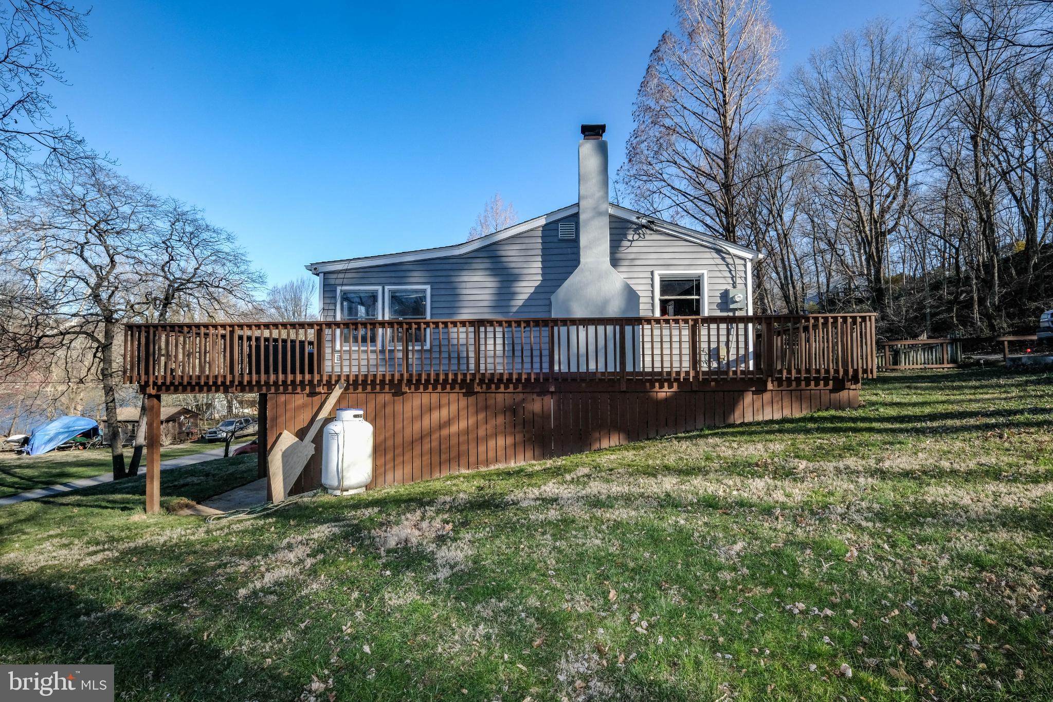 215 HARRIS DRIVE