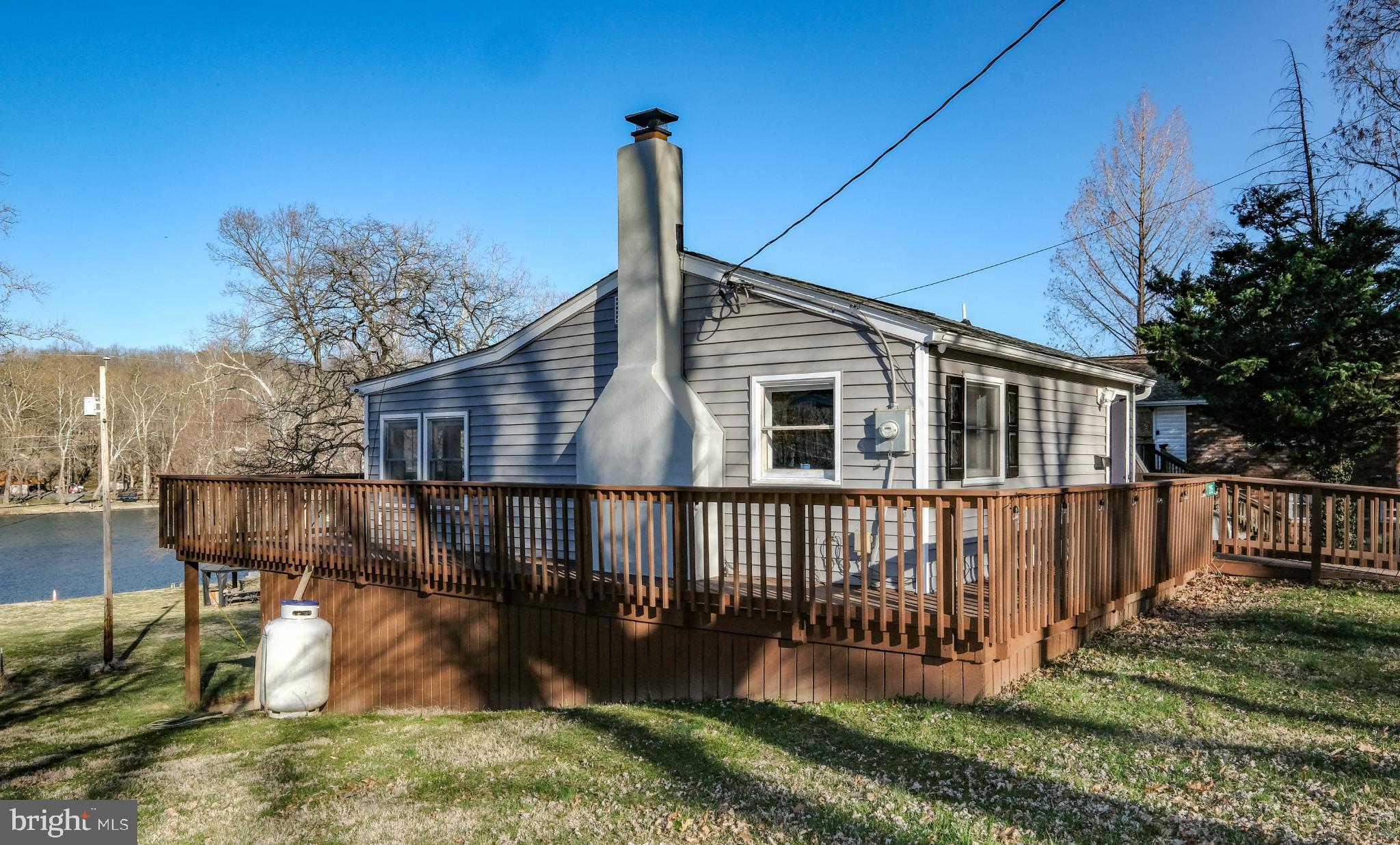 215 HARRIS DRIVE
