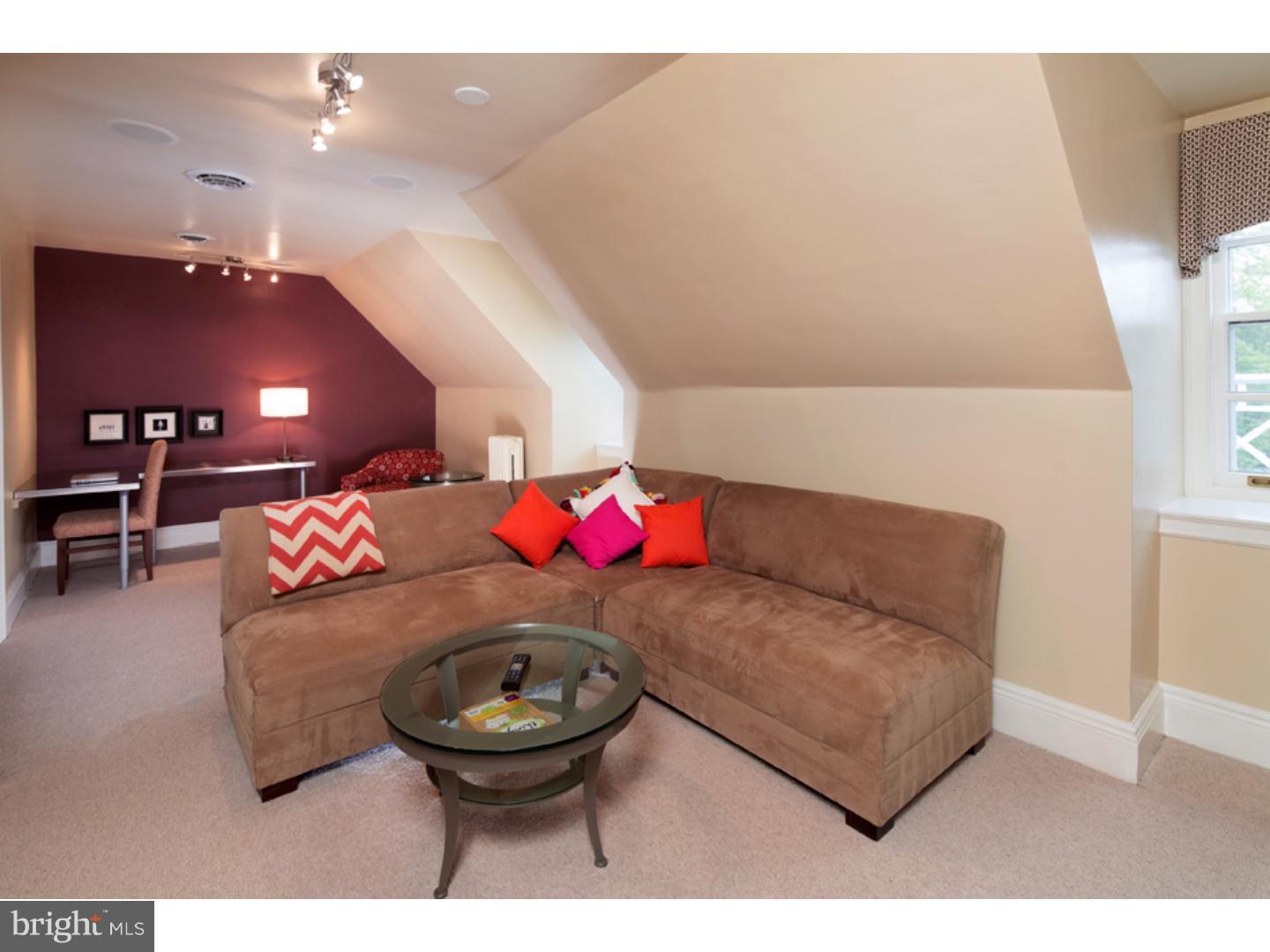 LAFAYETTE HILL - Residential