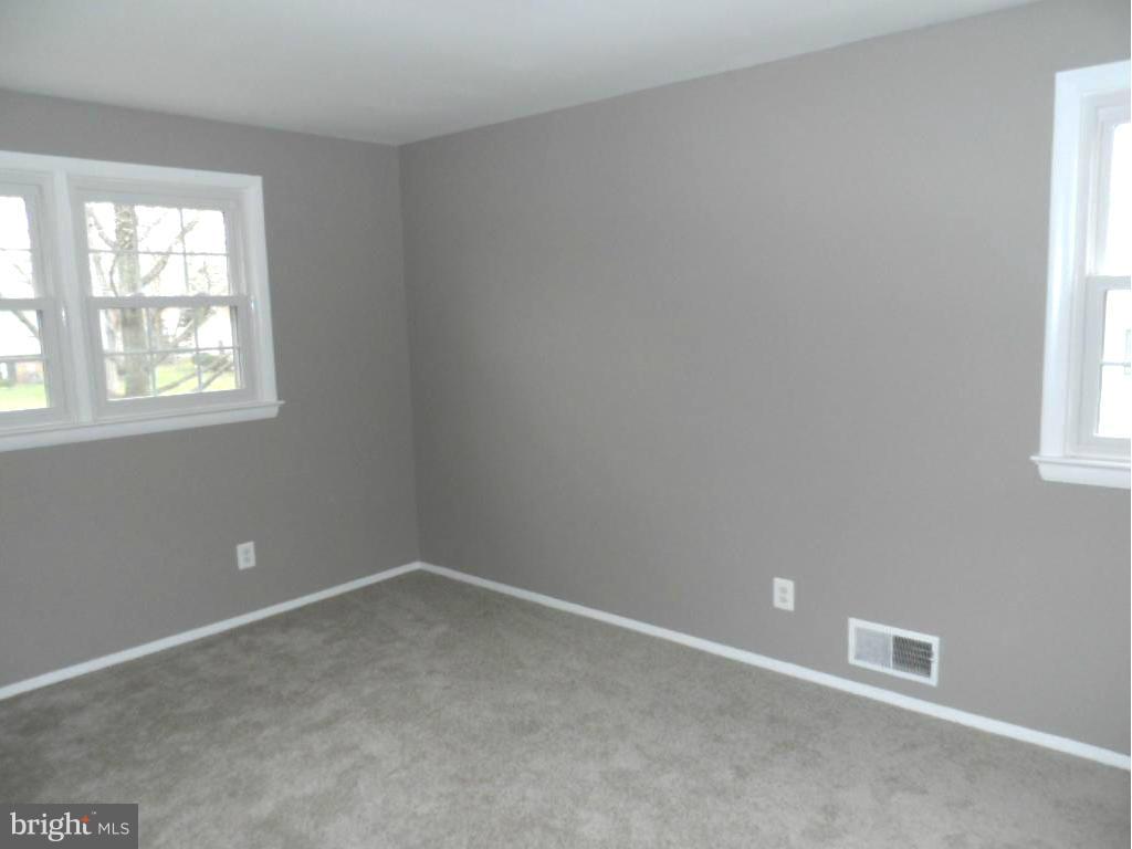 COUNTRY CLUB MANOR - Residential