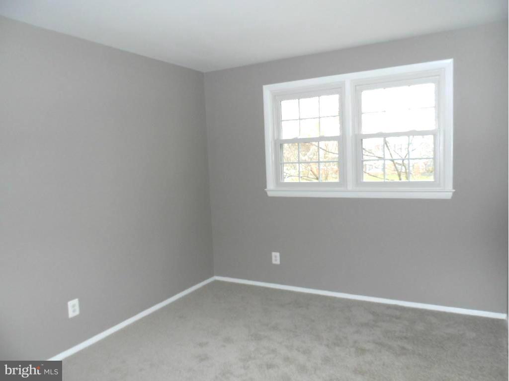 COUNTRY CLUB MANOR - Residential