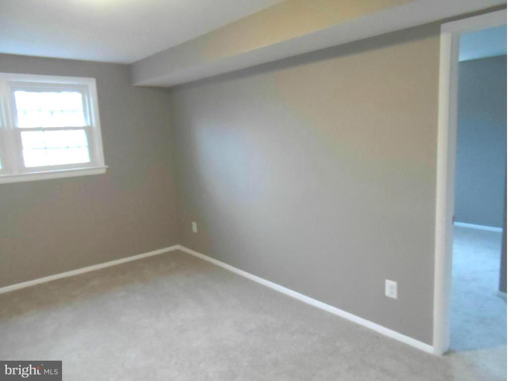 COUNTRY CLUB MANOR - Residential