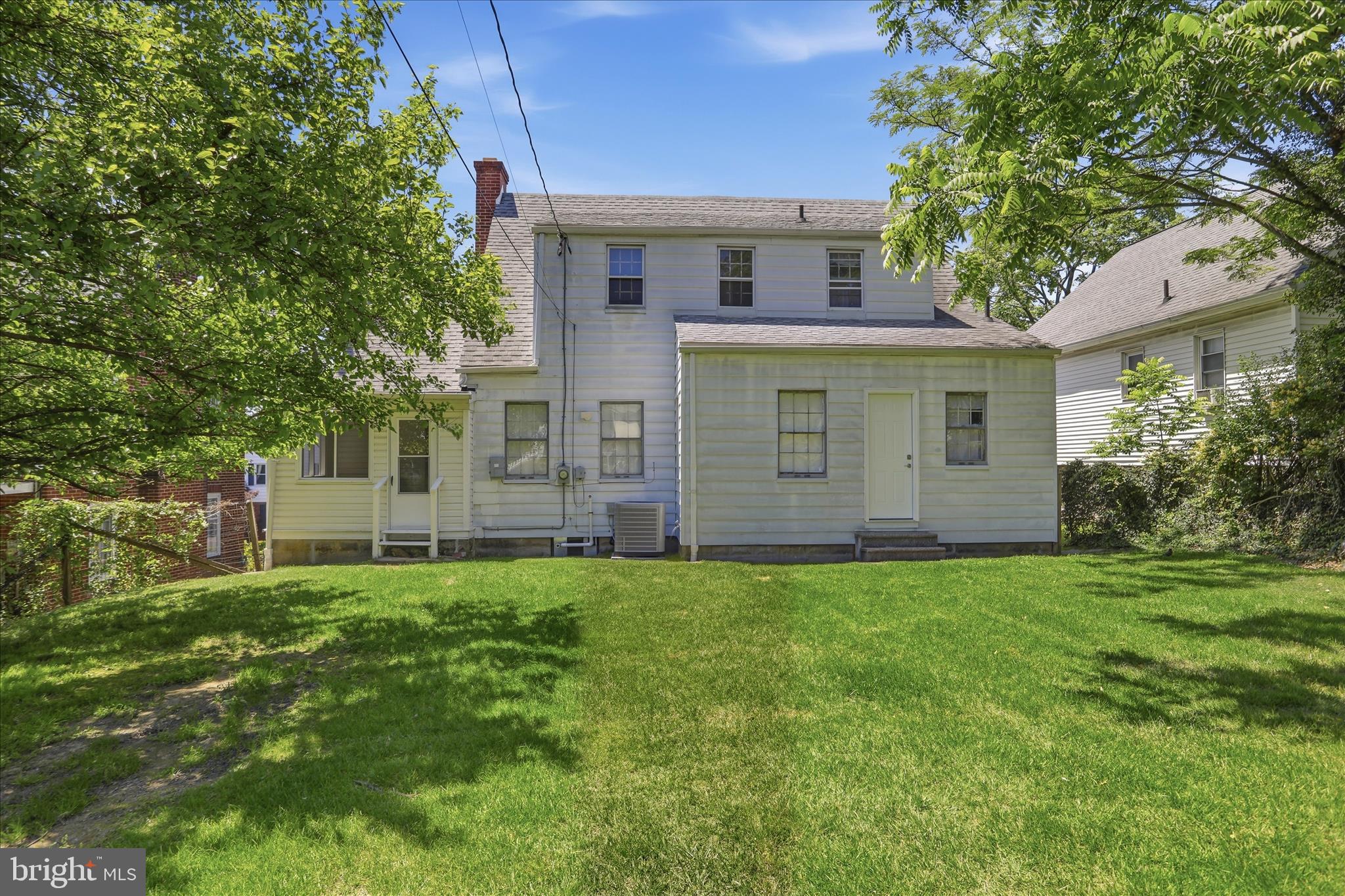 808 MEMORIAL AVENUE