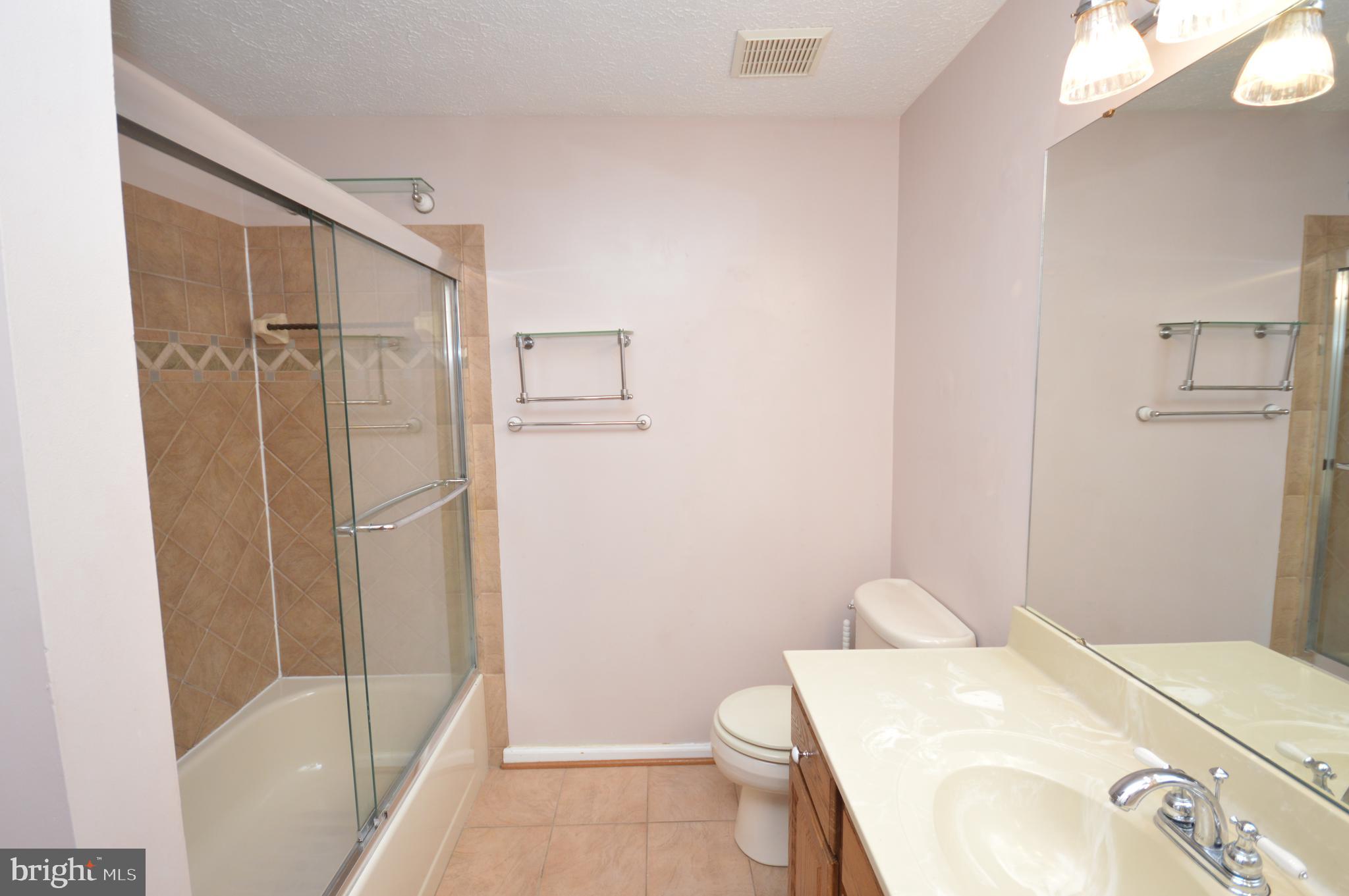 HOLLYMEAD - Residential Lease