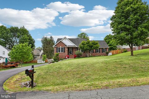 Photo of 3 Jill Court, FREDERICKSBURG, VA 22405 (MLS # VAST2048736)