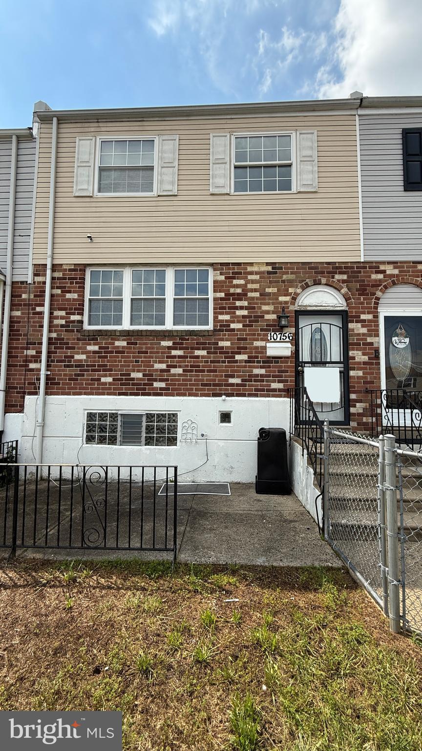 Phenomenal location and great home in Morrell Park! Definitely one to NOT miss! In excellent condition - just awaiting your tasteful touches to make this home yours. Beautiful floors throughout with lots of natural light - a kitchen with all the features including beautiful wood cabinets and granite counters! Three bedrooms, 2.5 baths, partially finished basement, garage, central AC...the list goes on. Don't miss it!! Offering a FREE 1% interest rate buydown for the 1st year at ZERO cost to the homebuyer when using the sellers preferred lender!