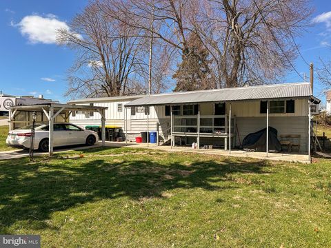 Homes For Sale - 12 Oneill Avenue<br/> HANOVER, PA 17331