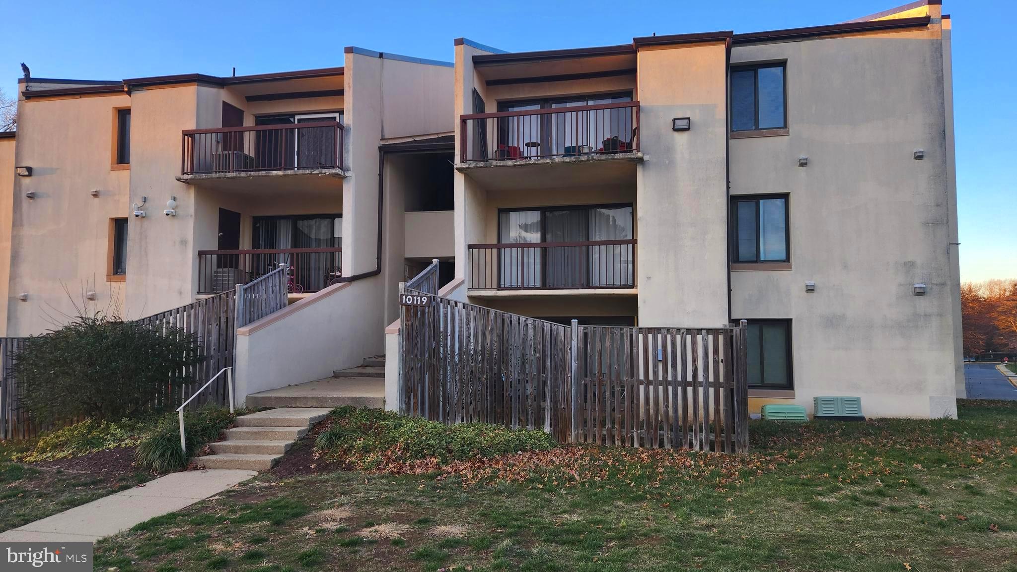 TREETOP CONDO - Residential Lease